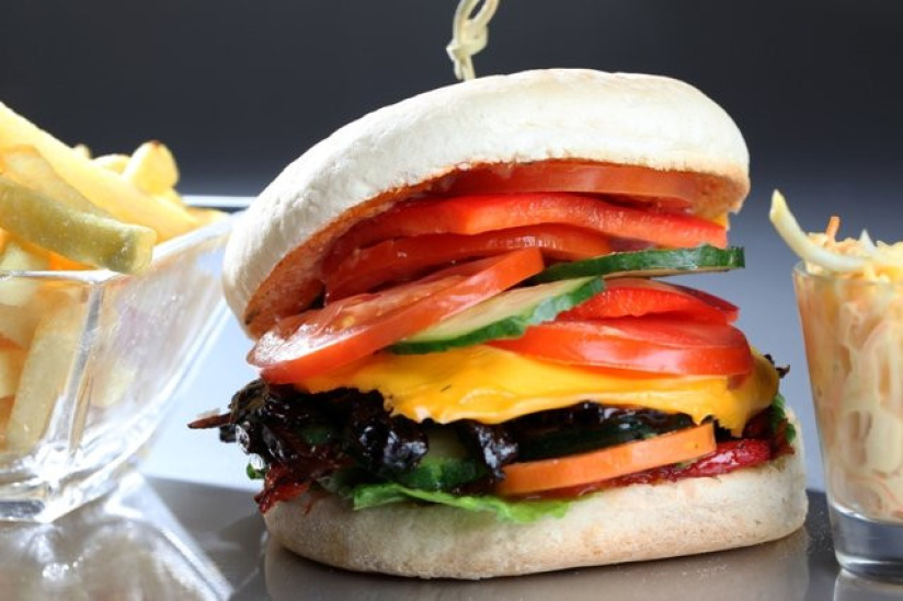 Nouveau concept le mood lance son burger bar sur les champselysées