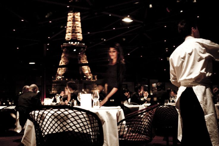 Reveillon Du Nouvel An 2020 Au Restaurant Les Ombres Sortiraparis Com