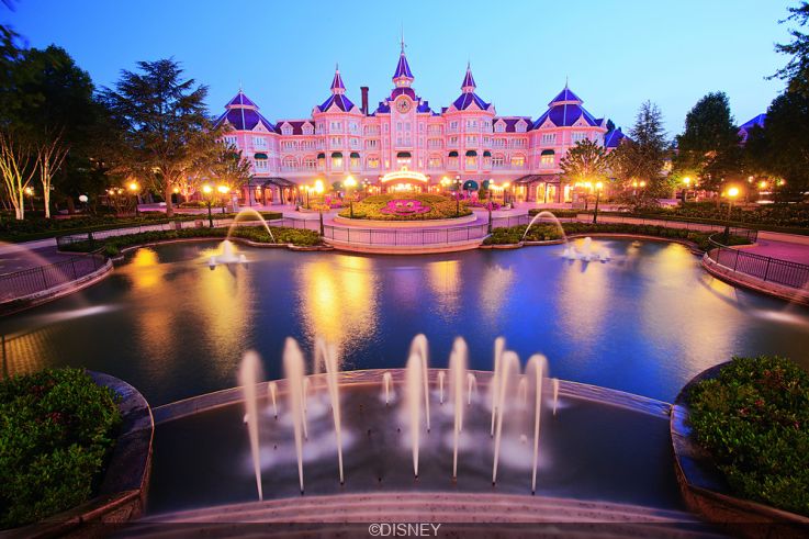 Disneyland Hotel, la magie de Disney à l'entrée du parc ...
