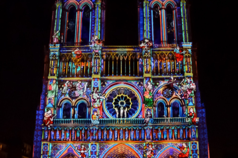 Notre-Dame de Paris 311087-notre-dame-de-coeur-la-video-du-spectacle