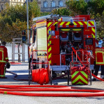 Les pompiers de Paris publient sur Twitter des vidéos humoristiques pour réduire les appels abusifs