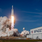 Espace : SpaceX envoie 143 satellites en orbite grâce à une seule fusée