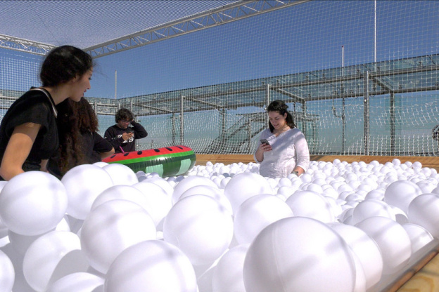 Une Piscine à Balles Sur La Tour Montparnasse Sortirapariscom