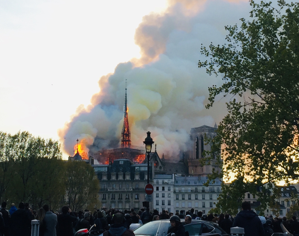 Imagini pentru NOTRE DAMES DE PARIS