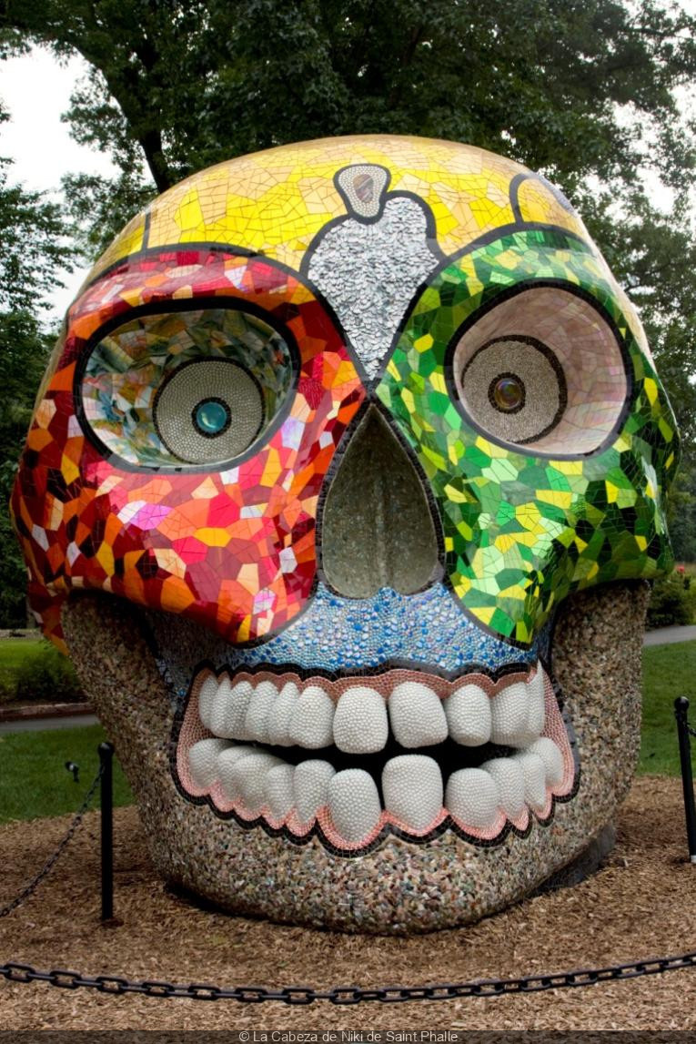 La Cabeza de  Niki de  Saint  Phalle au 104 Sortiraparis com