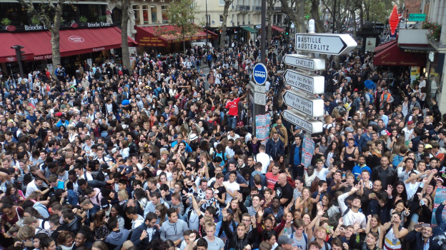 https://www.sortiraparis.com/images/62/34765/157039-techno-parade-2015-5.jpg