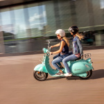 Deux-roues à Paris : un guide des bonnes pratiques à adopter sur scooter électrique