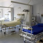 Covid : les hôpitaux d'Île-de-France ont reçu l'ordre de déprogrammer 40% de leurs activités