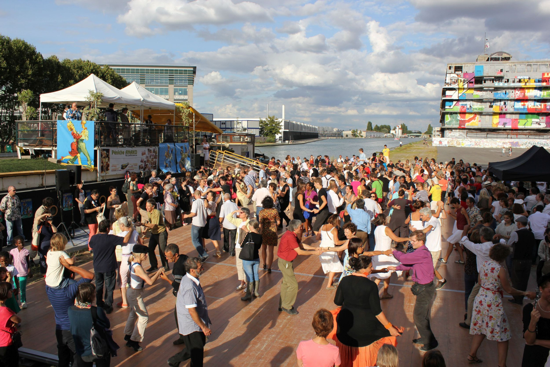 Repas Croisière Sur Le Canal De L'ourcq