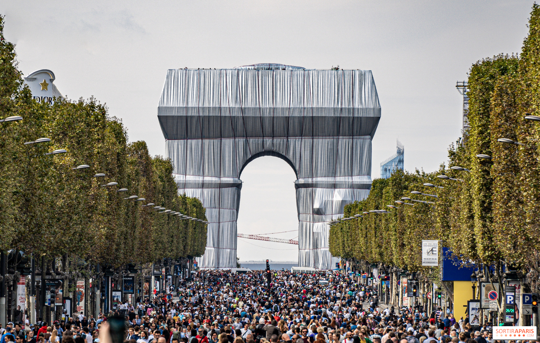 The Arc De Triomphe Wrapped Tribute To Christo Goes Down This Sunday October 3 Sortiraparis Com