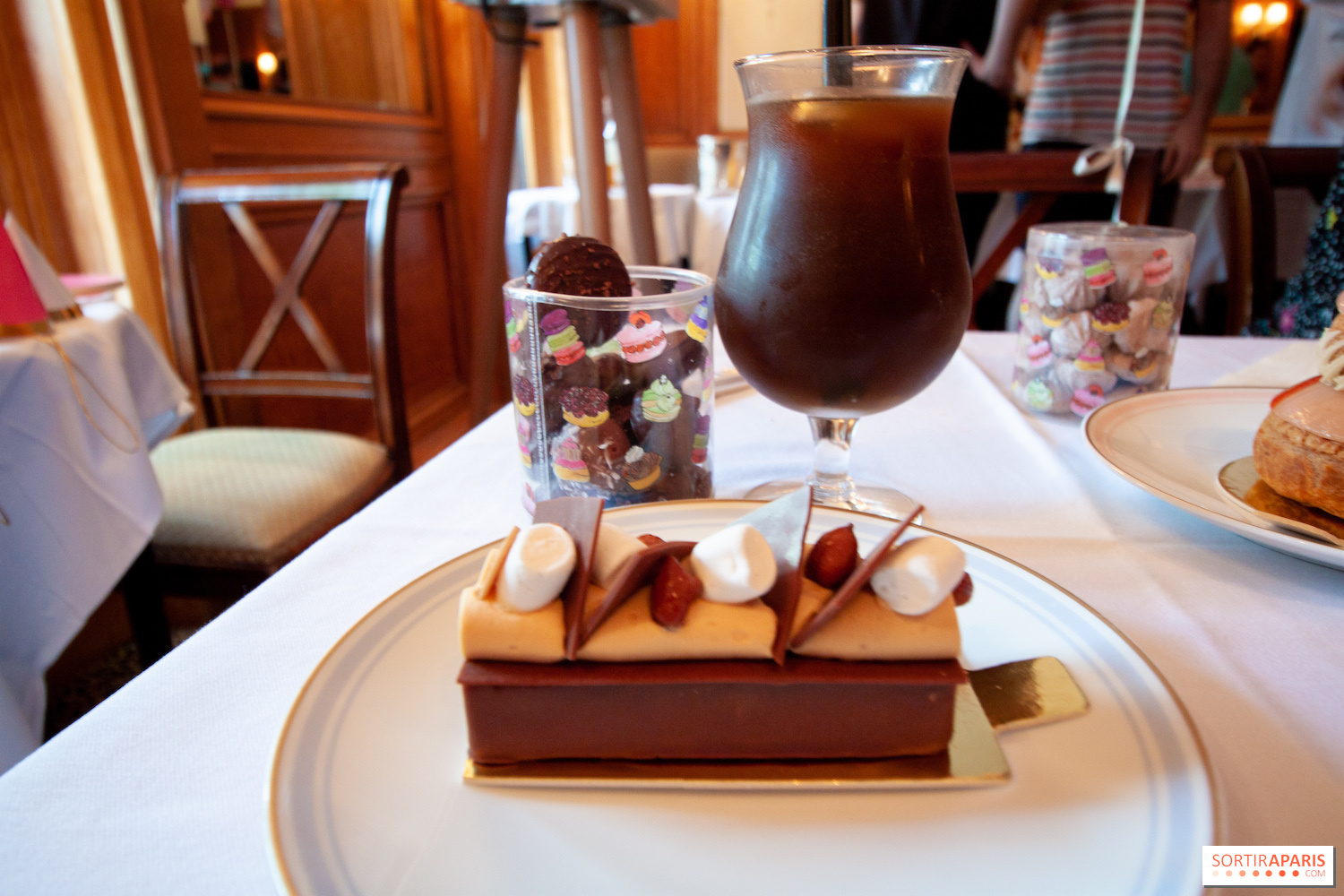 Laduree Fait Sa Rentree Avec Des Saveurs Barbe A Papa Et Bubble Gum Sortiraparis Com