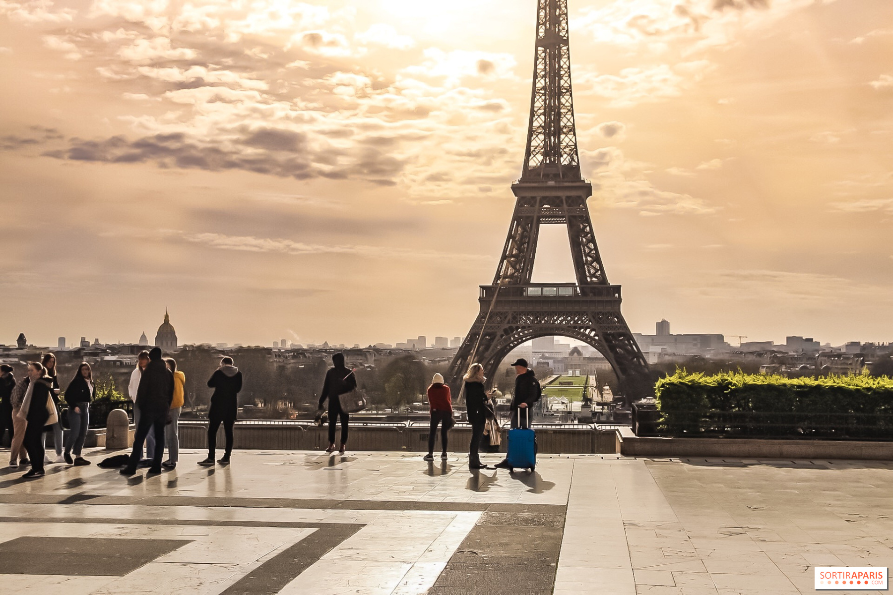 Limit paris. Париж. Париж столица Франции. Солнечный Париж. Красивые виды Парижа.