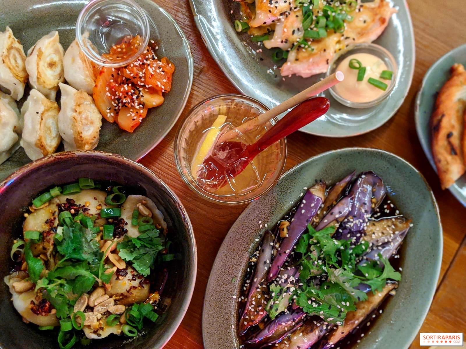 mao dumpling bar the new chinese canteen in paris 3rd arrondissement sortiraparis com