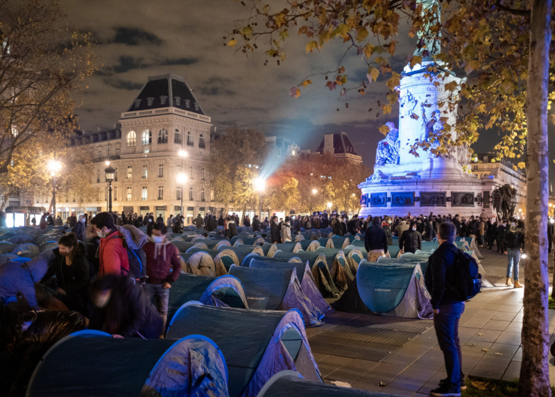 &Eacute;vacuation de migrants &agrave; Paris : Darmanin "renouvelle" sa confiance au pr&eacute;fet de police Lallement